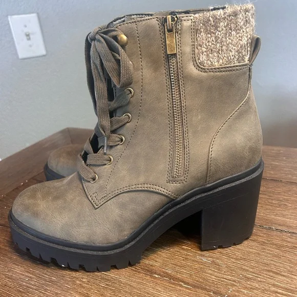 Nwt torrid sock detail hiker boots size 9.5WW - Picture 6 of 12